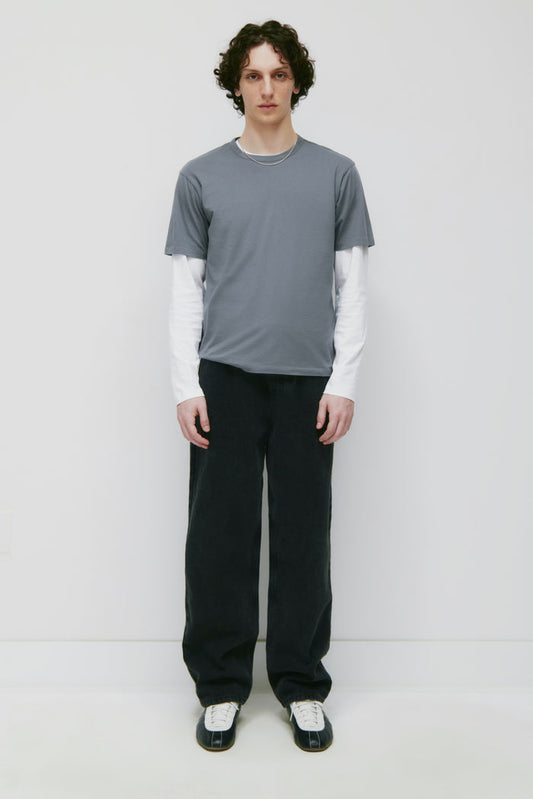 Model is 6’0” and is wearing a size 32/32.