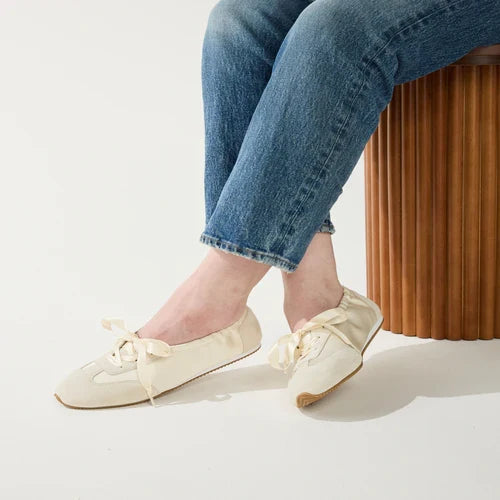 Ava Sneaker