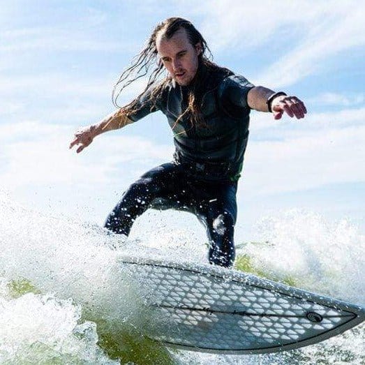 Connelly Wakesurfs