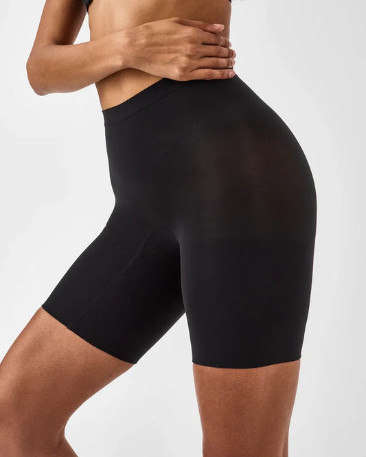 Everyday Seamless Shaping Short